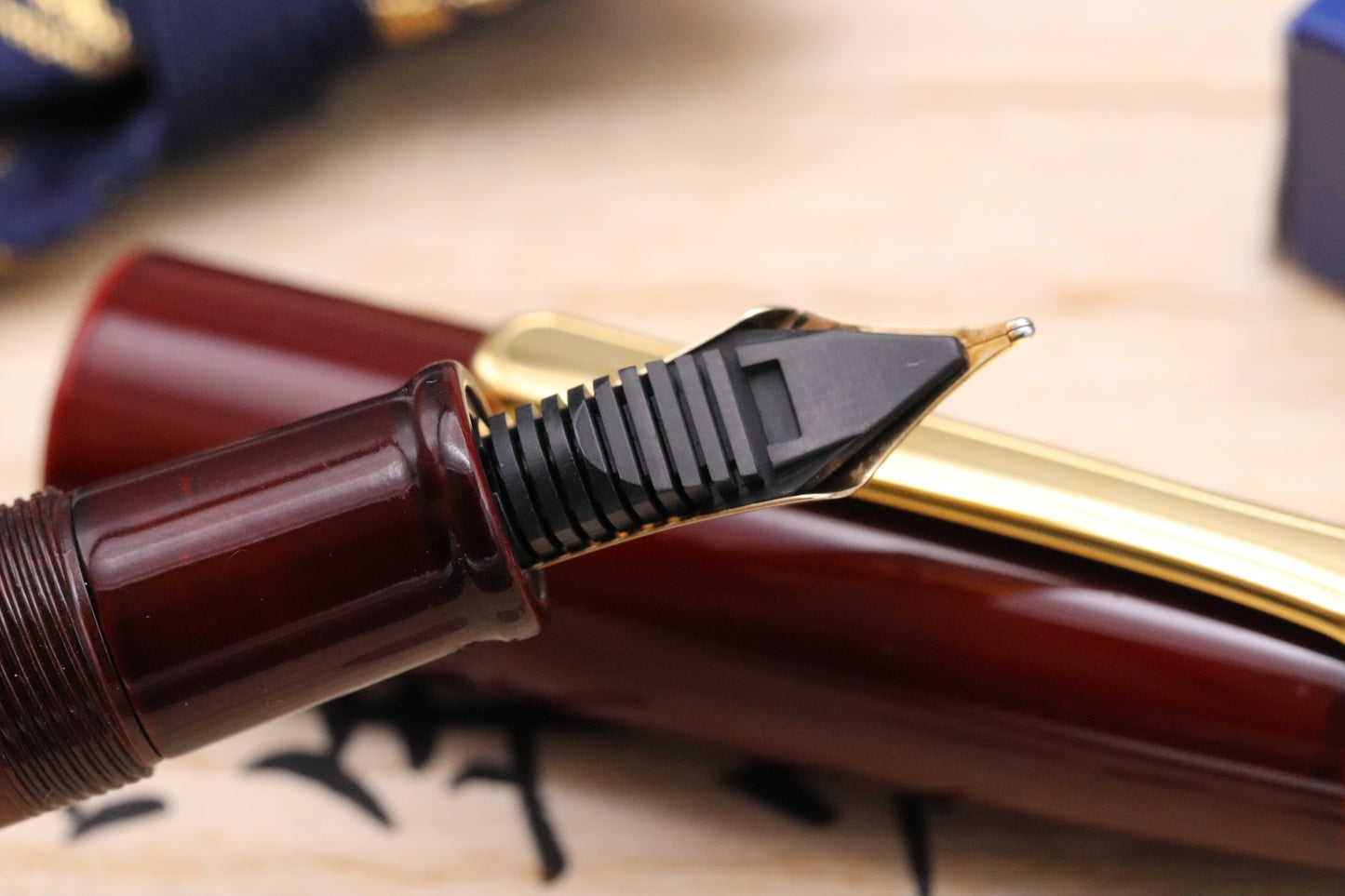 Nakaya Portable Writer Aka-Tamenuri Fountain Pen - Broad Bi-Tone Nib