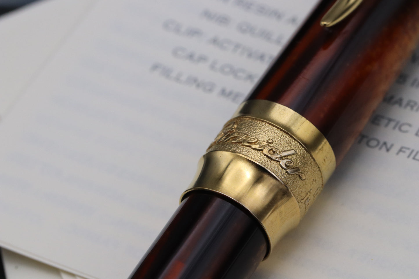 Pineider La Grande Bellezza Arco Oak LE88 Gold Trim Fountain Pen