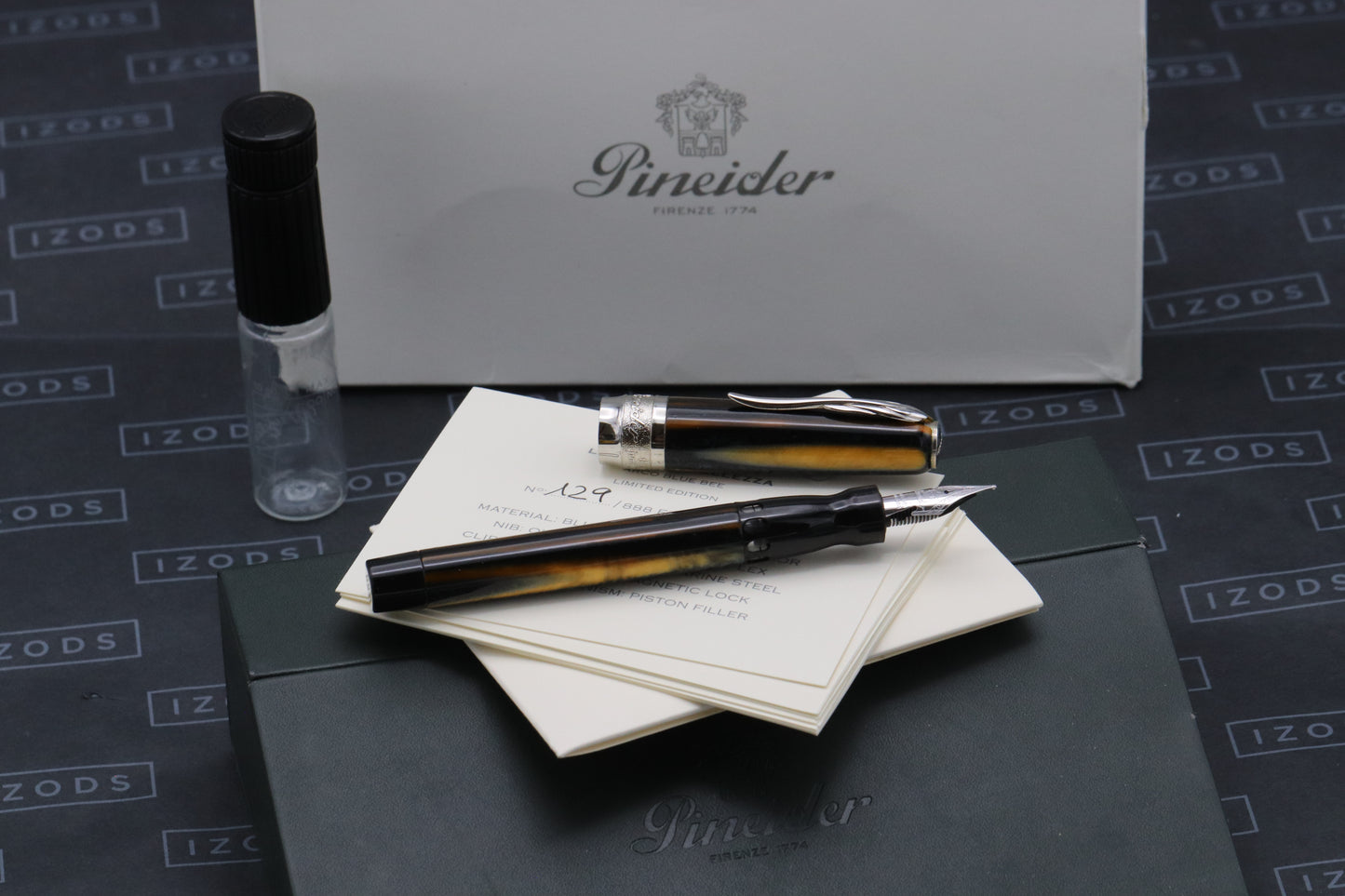 Pineider La Grande Bellezza Arco Blue Bee LE888 Fountain Pen
