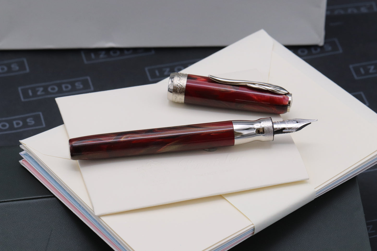 Pineider La Grande Bellezza Gemstones Rodolite Red Fountain Pen - Medium Nib