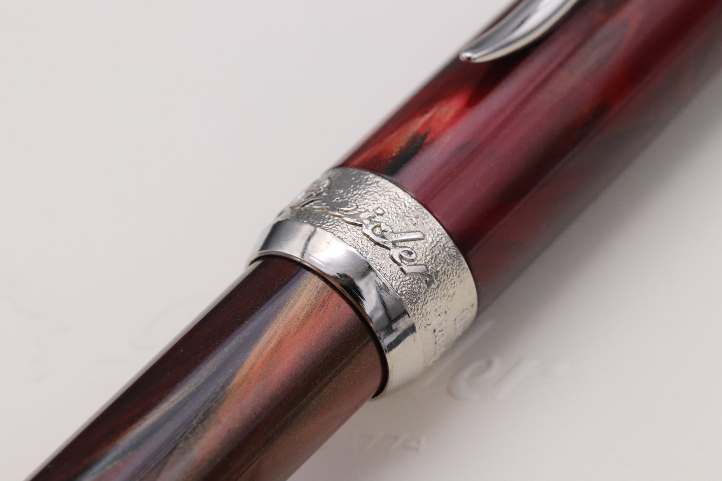 Pineider La Grande Bellezza Gemstones Rodolite Red Fountain Pen - Medium Nib