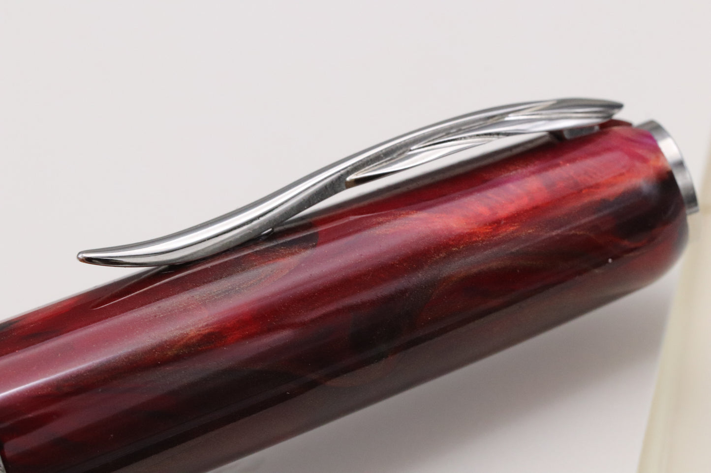 Pineider La Grande Bellezza Gemstones Rodolite Red Fountain Pen - Medium Nib