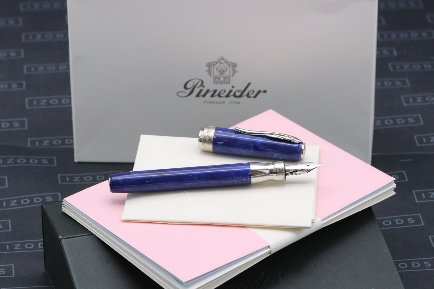 Pineider La Grande Bellezza Gemstones Lapis Blue Fountain Pen - Broad Nib