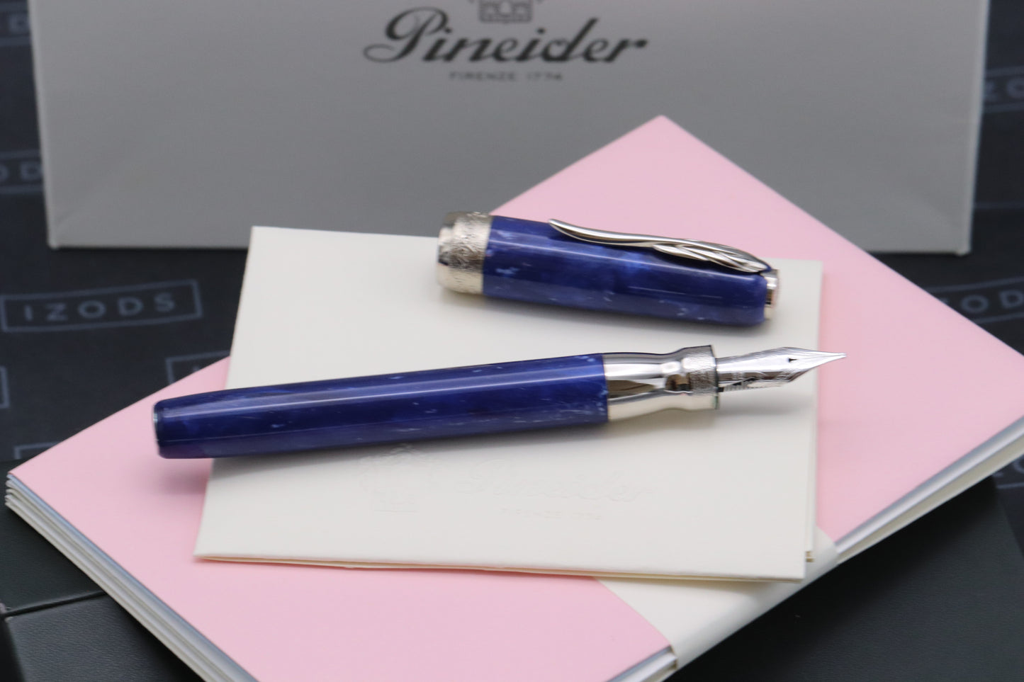 Pineider La Grande Bellezza Gemstones Lapis Blue Fountain Pen - Broad Nib