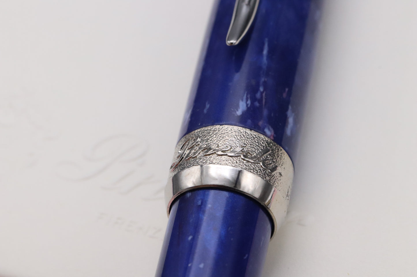 Pineider La Grande Bellezza Gemstones Lapis Blue Fountain Pen - Broad Nib