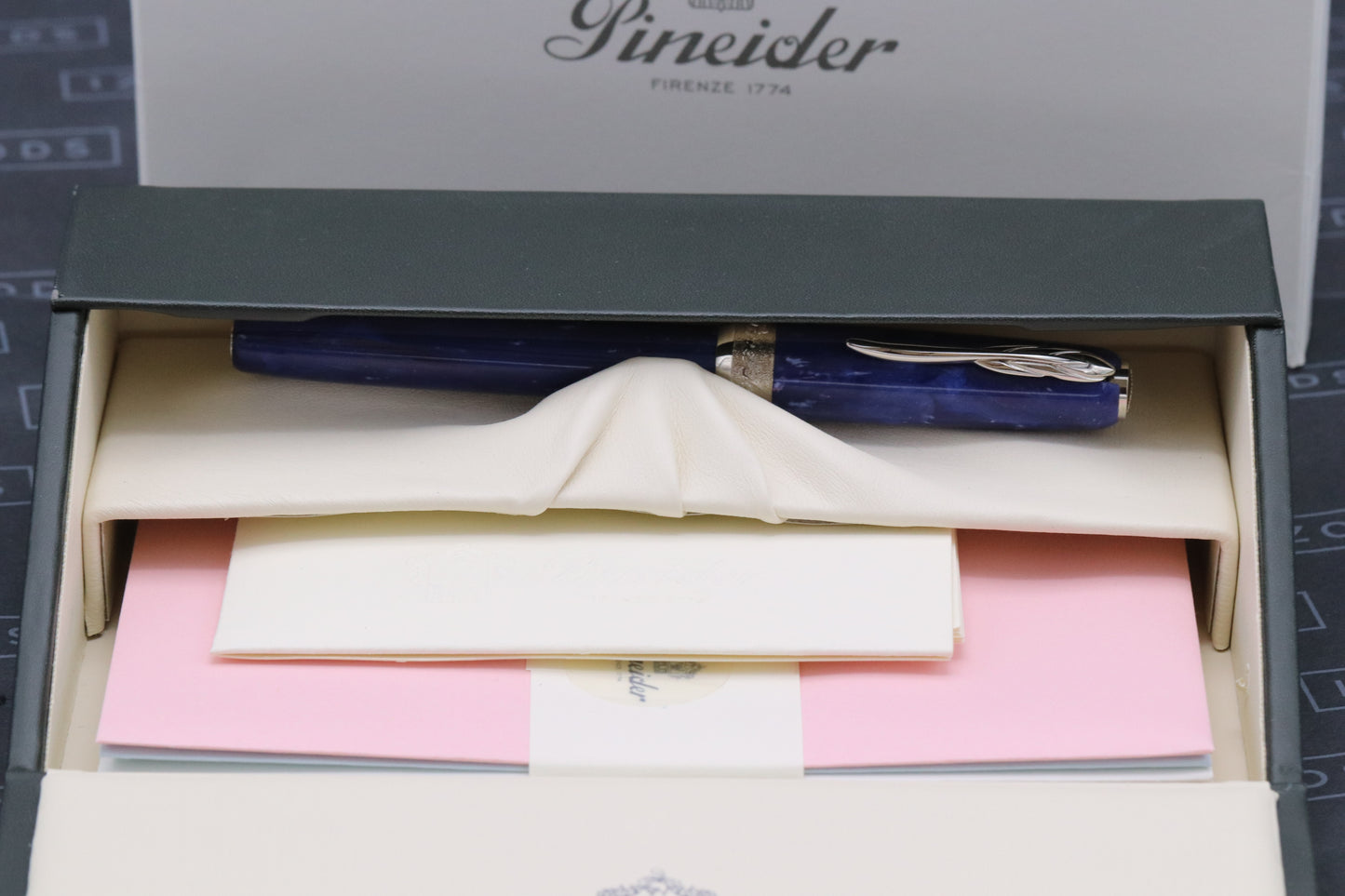 Pineider La Grande Bellezza Gemstones Lapis Blue Fountain Pen - Broad Nib