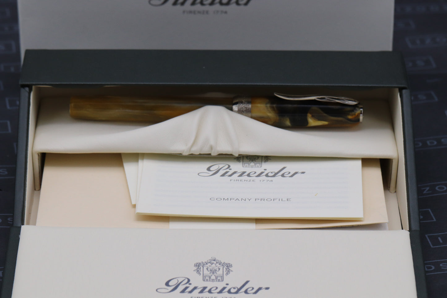 Pineider La Grande Bellezza Gemstones Tigers Eye Fountain Pen - Fine Nib