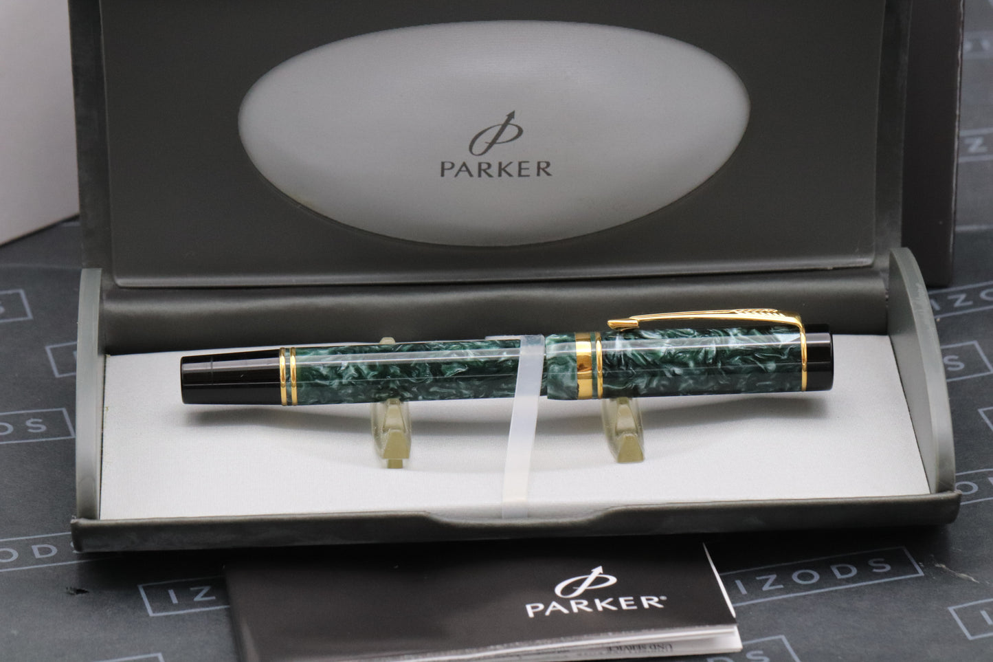Parker Duofold International MKI Green Marble Fountain Pen - Oblique Medium Nib