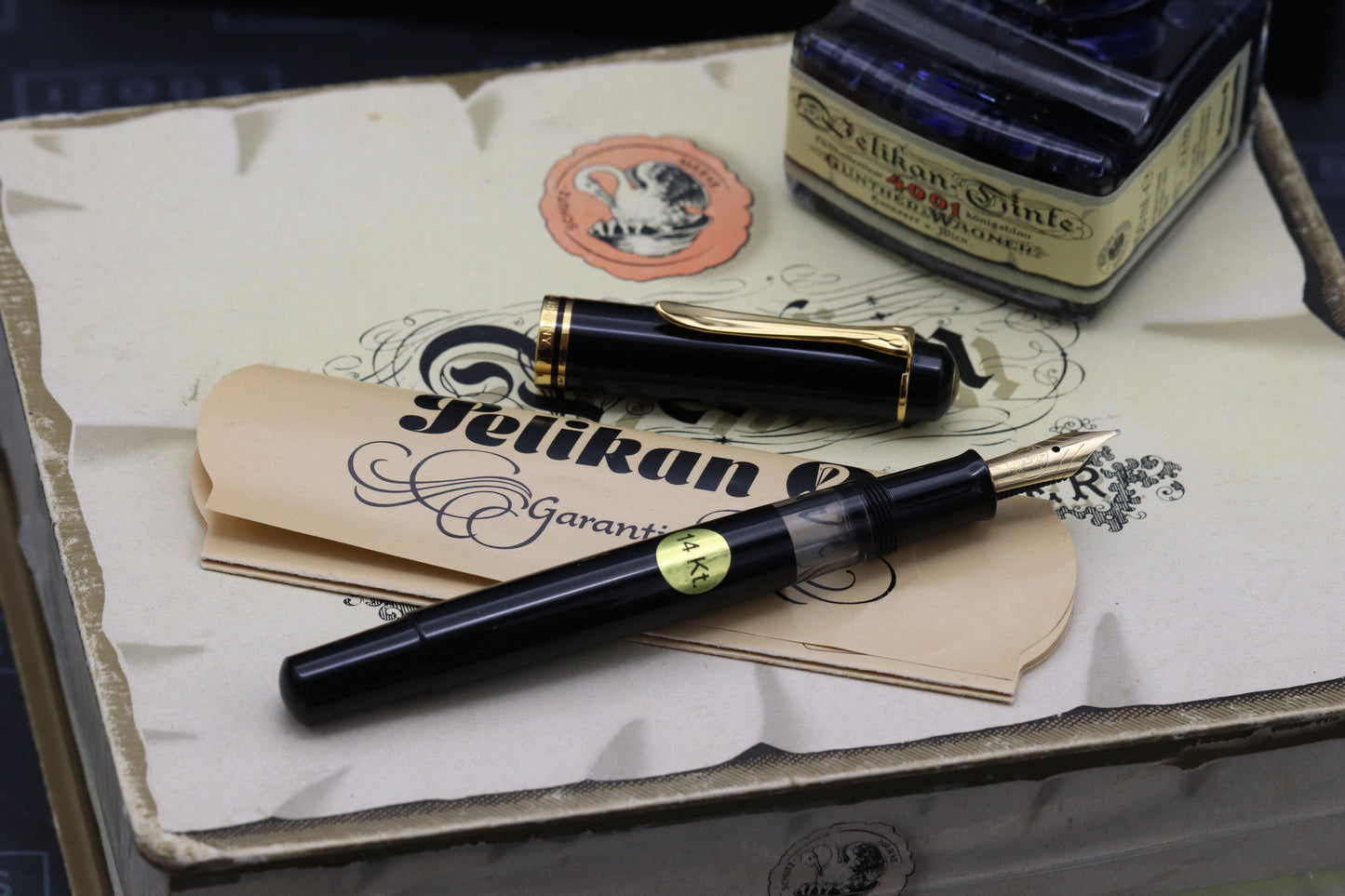 Pelikan Souveran M200 Fountain Pen - 14c Medium Nib - 1985-97