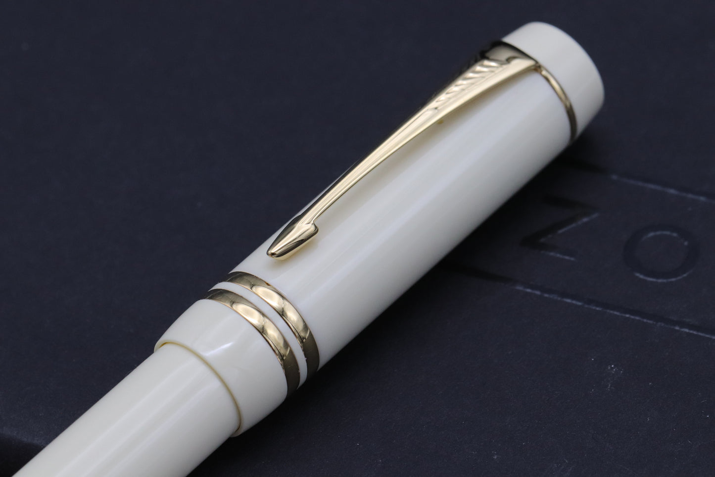 Parker Duofold International Ivory-Resin GT Fountain Pen