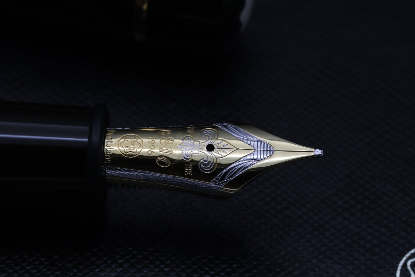 Montblanc Writers Edition Alexandre Dumas (Father) Fountain Pen - Broad Nib