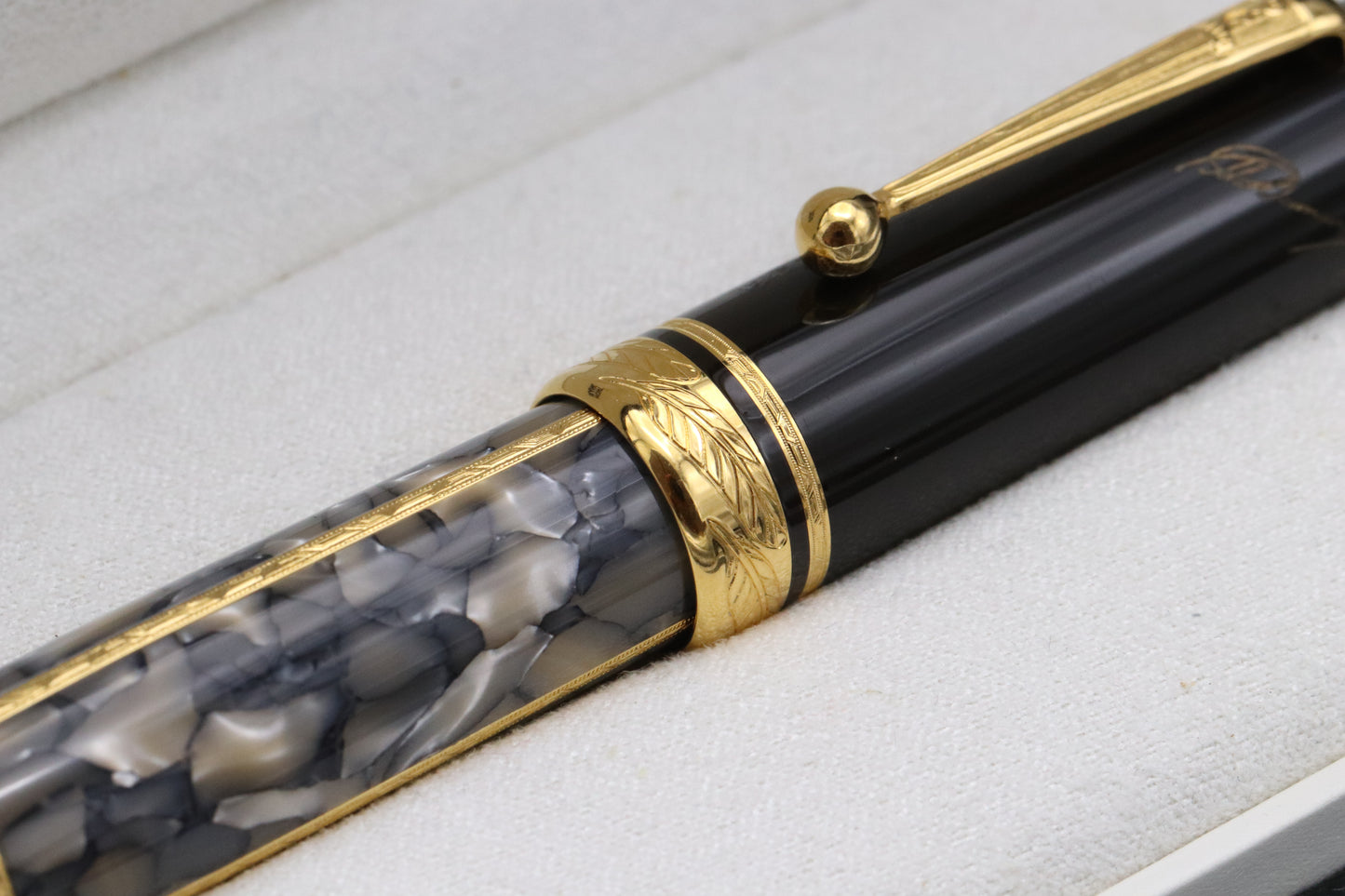 Montblanc Writers Edition Alexandre Dumas (Father) Fountain Pen - Broad Nib