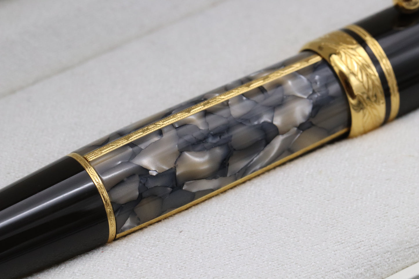 Montblanc Writers Edition Alexandre Dumas (Father) Fountain Pen - Broad Nib