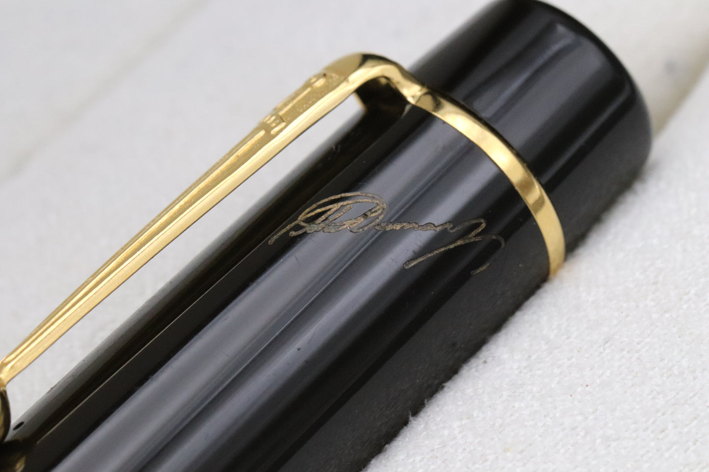 Montblanc Writers Edition Alexandre Dumas (Father) Fountain Pen - Broad Nib
