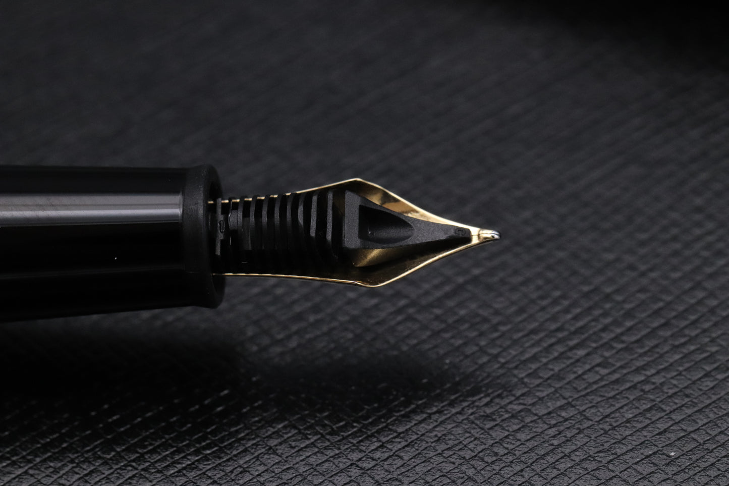 Montblanc Meisterstuck 145 Classique Platinum Coated Fountain Pen