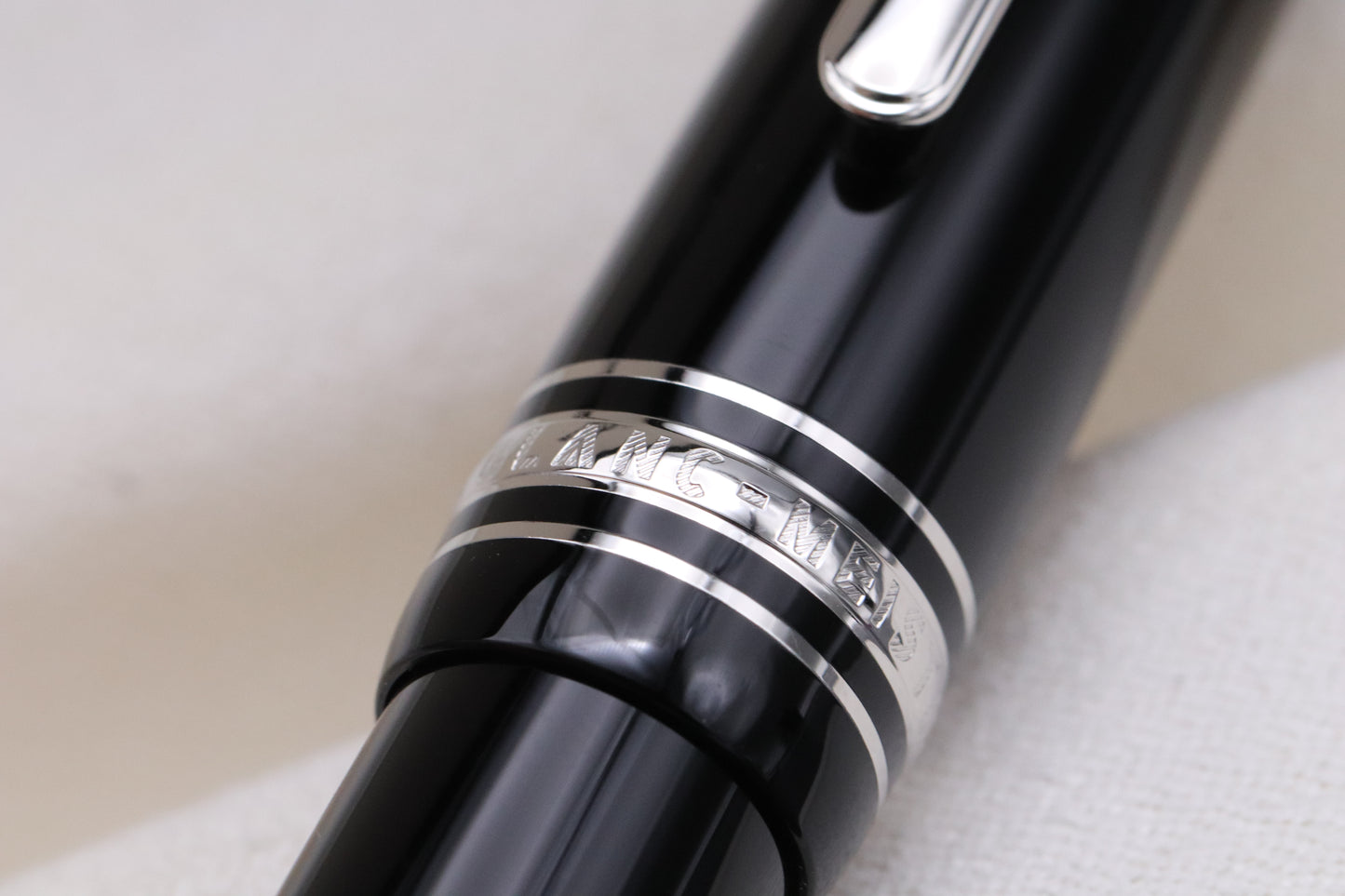 Montblanc Meisterstuck 162 LeGrand Platinum Coated Rollerball Pen