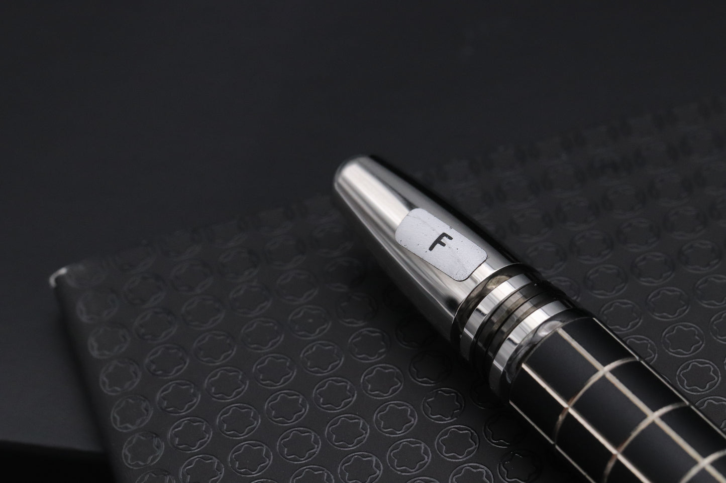 Montblanc Starwalker Rubber Platinum Fountain Pen - Fine Nib