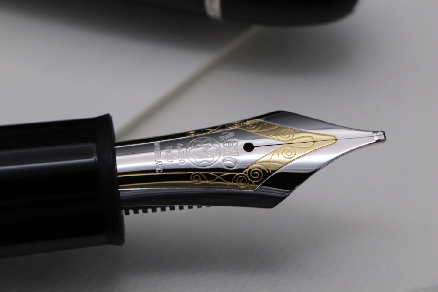 Montblanc Meisterstuck 149 Platinum-Coated Fountain Pen - UNUSED - Broad Nib
