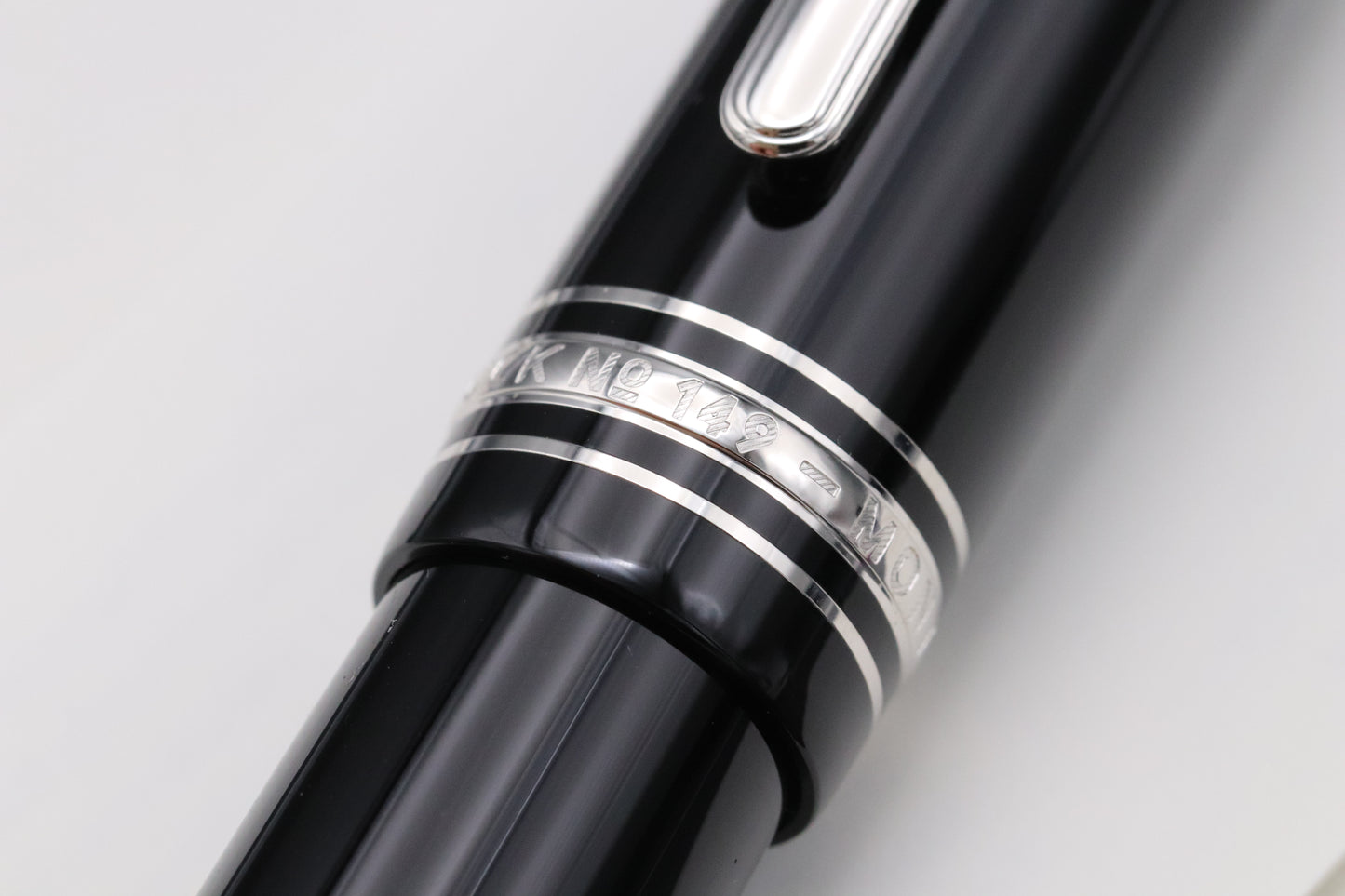 Montblanc Meisterstuck 149 Platinum-Coated Fountain Pen - UNUSED - Broad Nib
