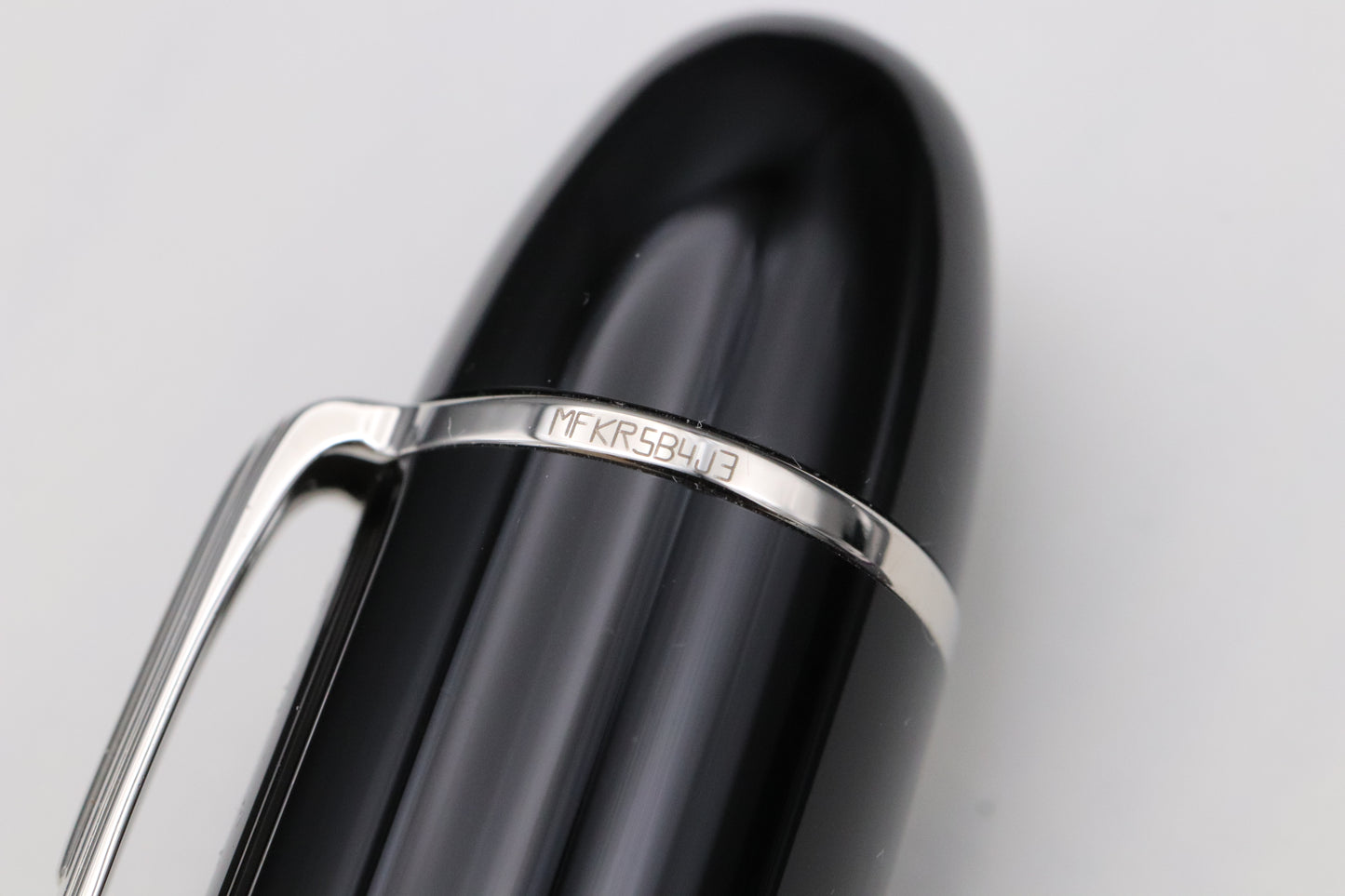 Montblanc Meisterstuck 149 Platinum-Coated Fountain Pen - UNUSED - Broad Nib