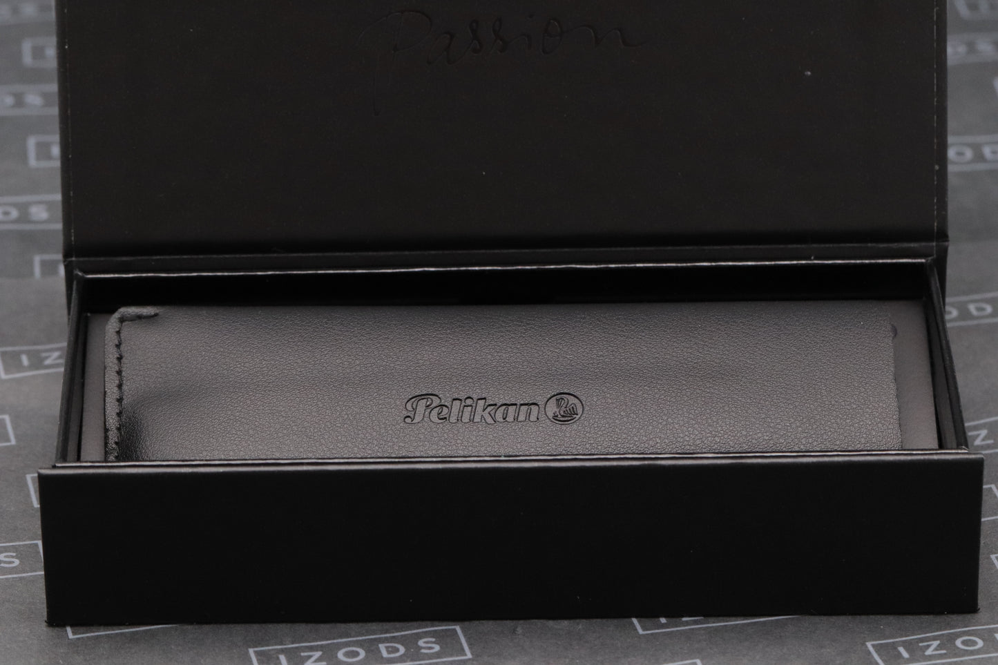 Pelikan Souveran M809 Matte Black Special Edition Fountain Pen