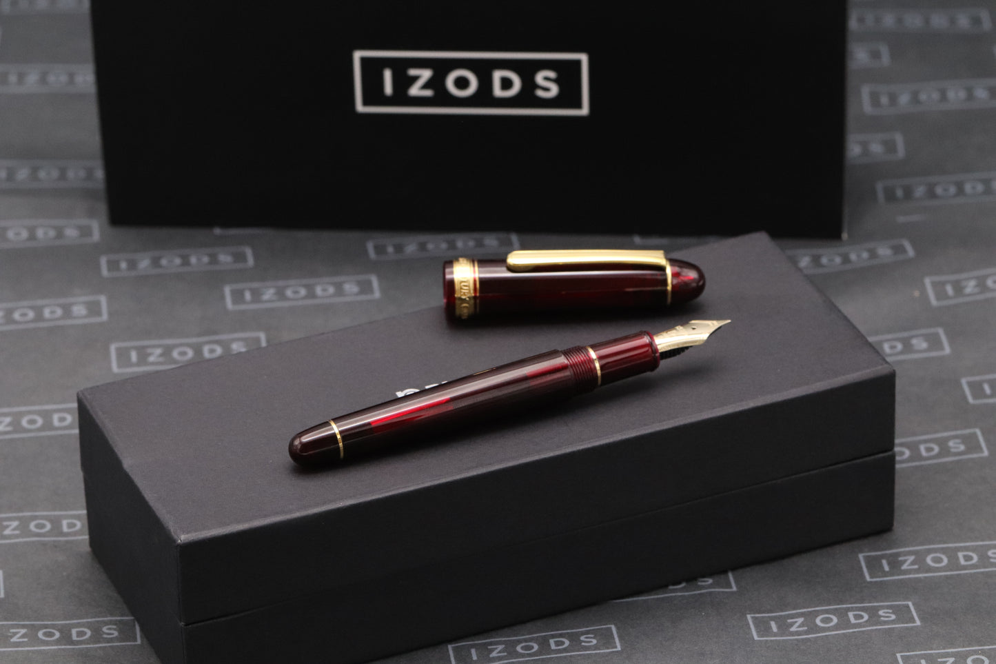 Platinum 3776 Bourgogne Red Fountain Pen - M Nib - UNUSED