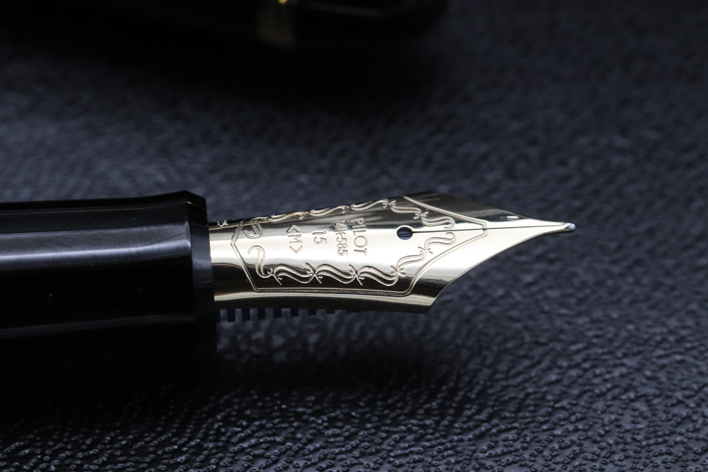 Pilot Custom 823 Smoke Fountain Pen - INKED ONCE