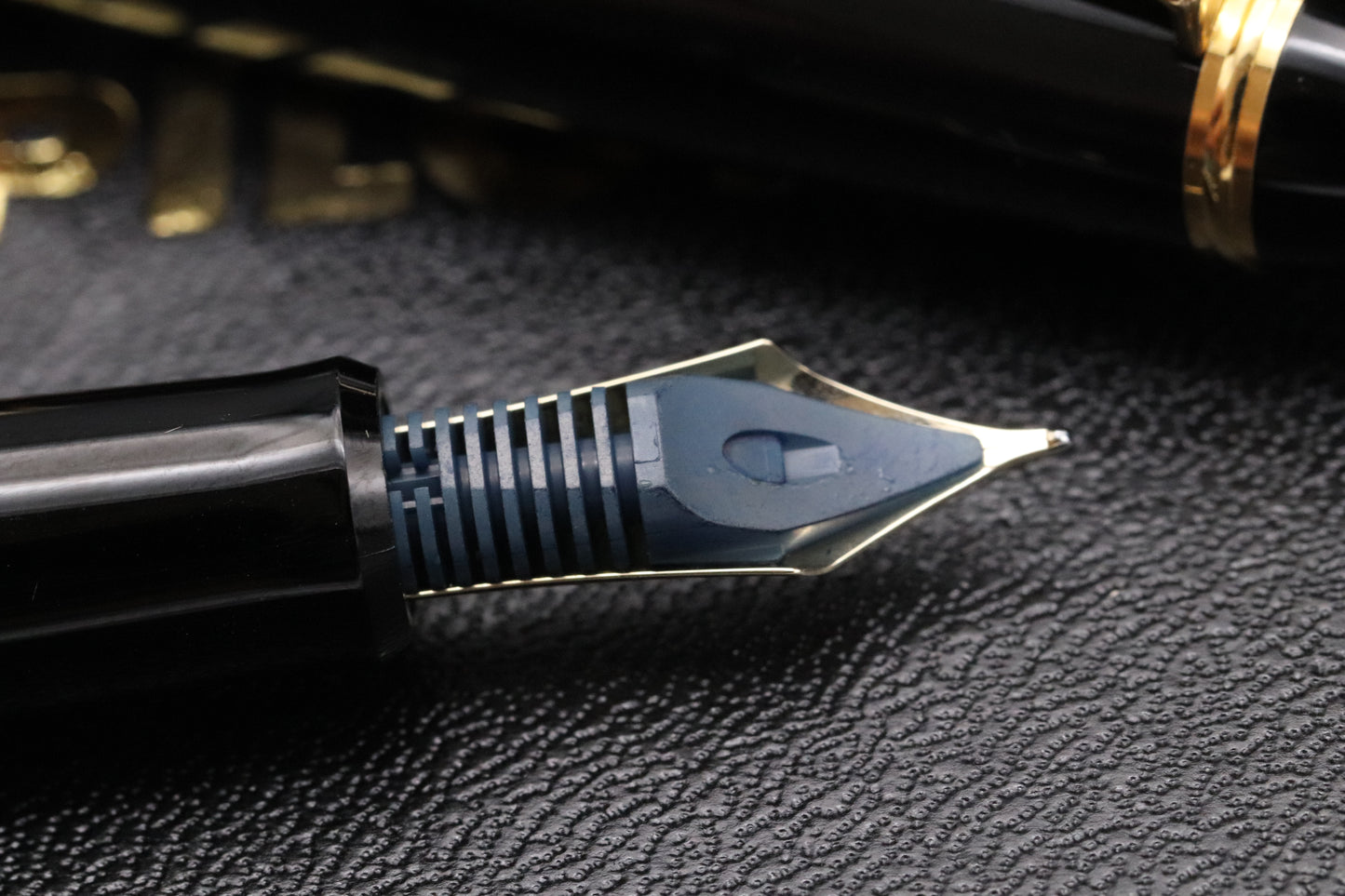Pilot Custom 823 Smoke Fountain Pen - INKED ONCE