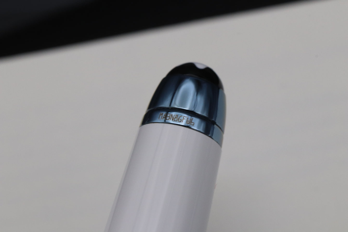 Montblanc Meisterstück Classique Glacier White Ballpoint Pen