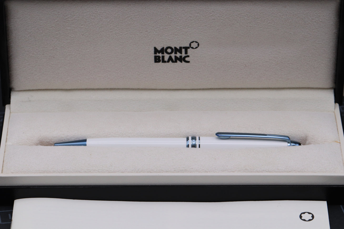 Montblanc Meisterstück Classique Glacier White Ballpoint Pen