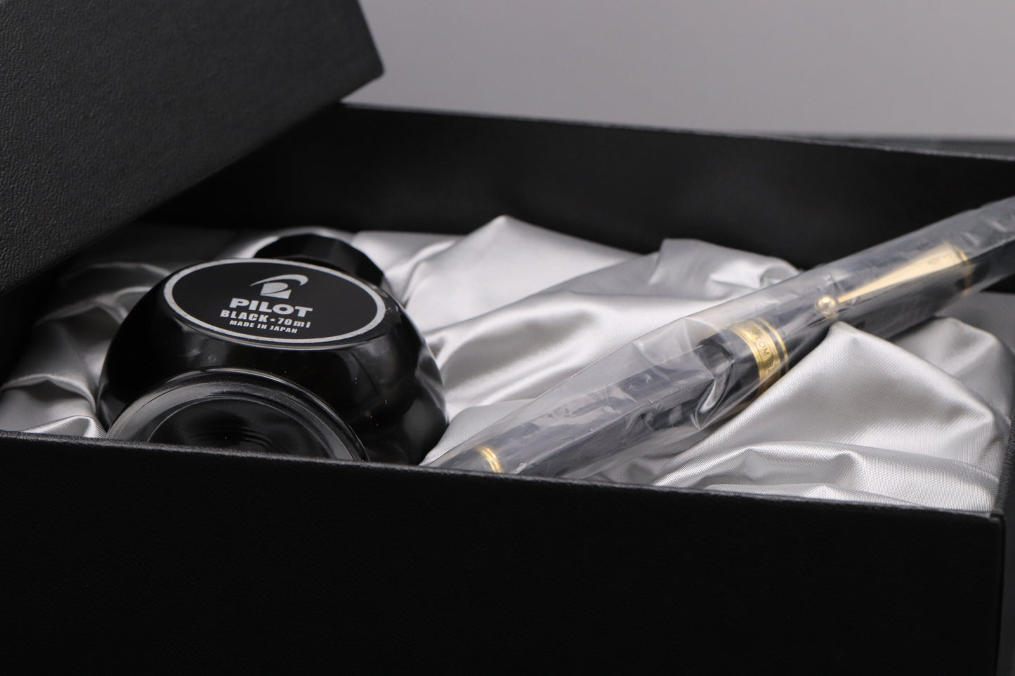 Pilot Custom 823 Smoke Fountain Pen - INKED ONCE
