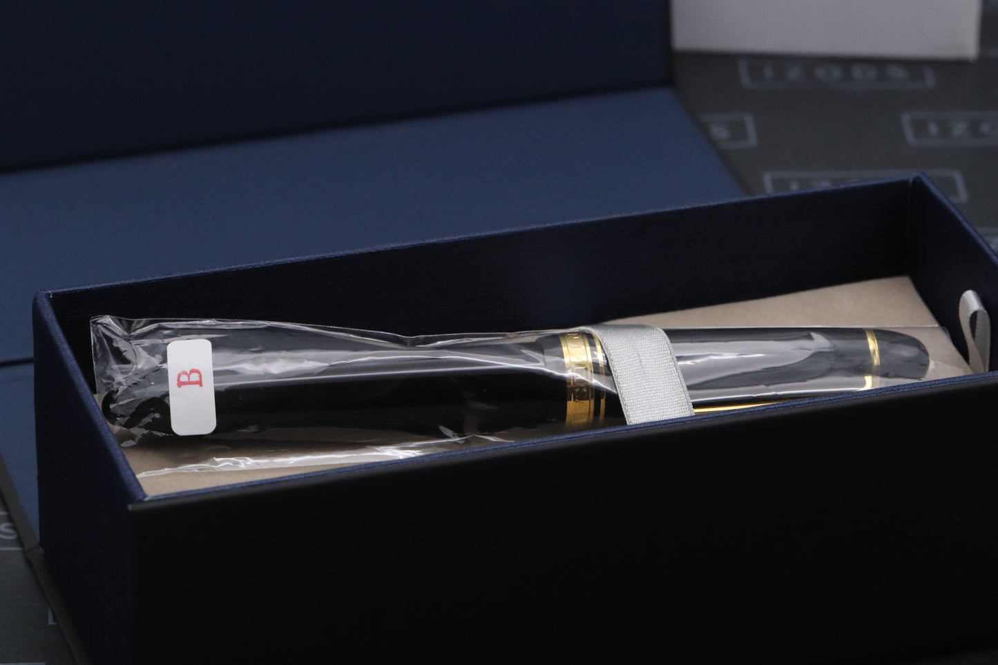 Sailor King of Pen Black Resin GT Fountain Pen - UNUSED - Broad Nib