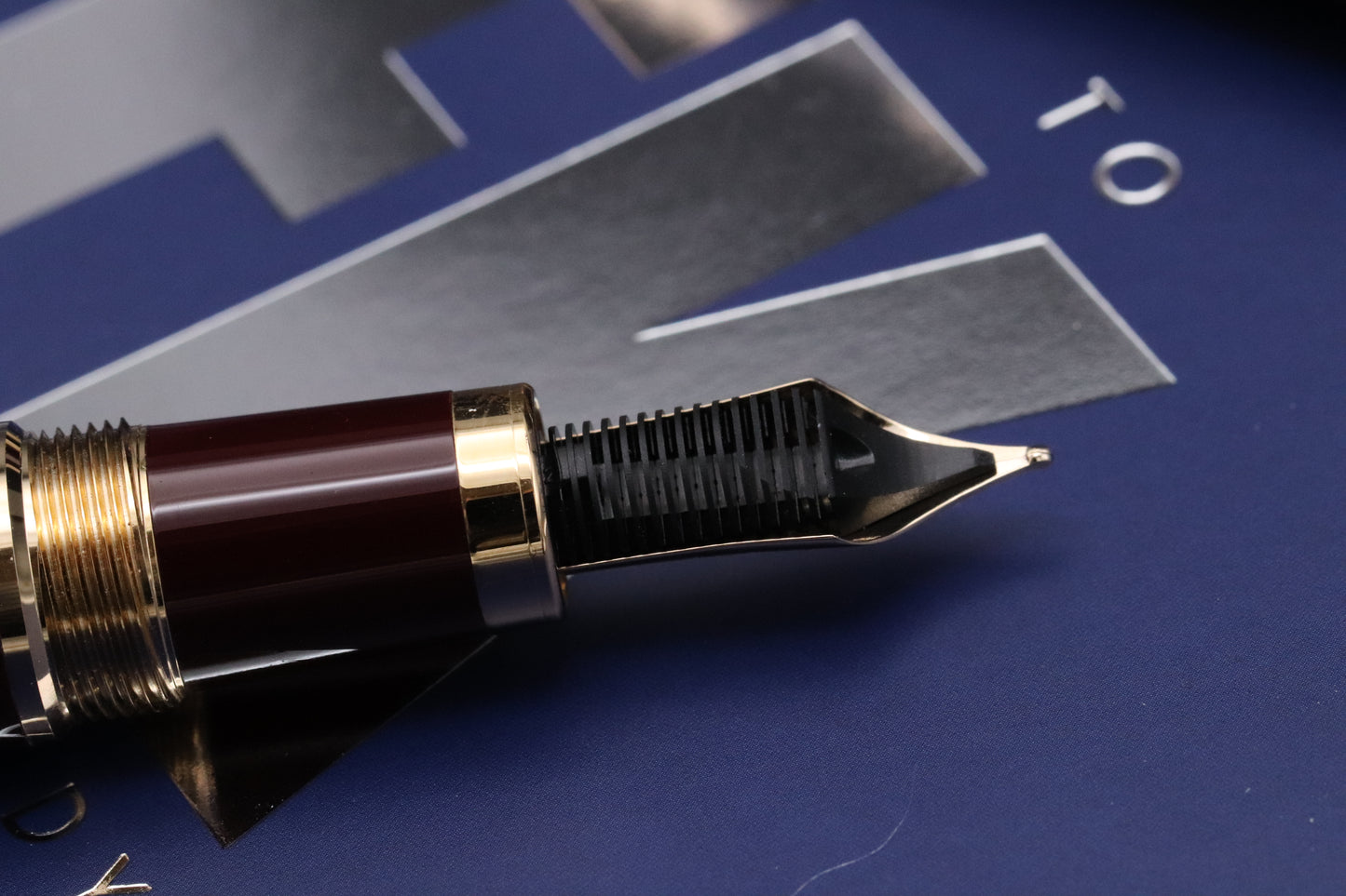 Montblanc Great Characters JFK Burgundy Fountain Pen - Serviced by MB Aug 2025