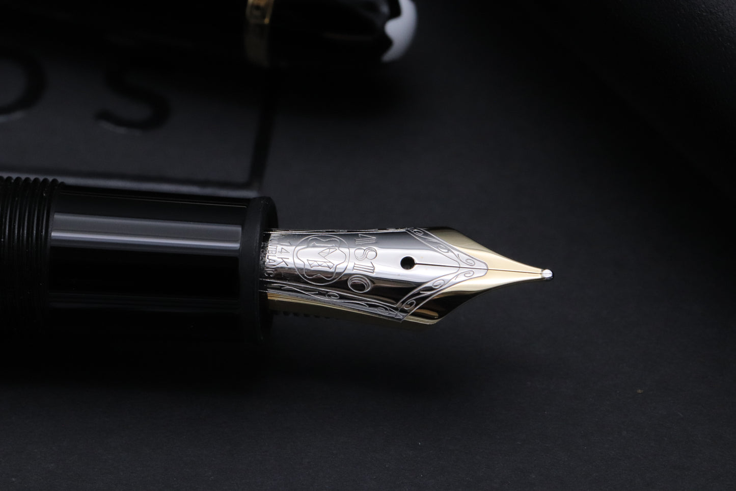 Montblanc Meisterstuck 147 Traveller Gold Coated Fountain Pen with Pouch