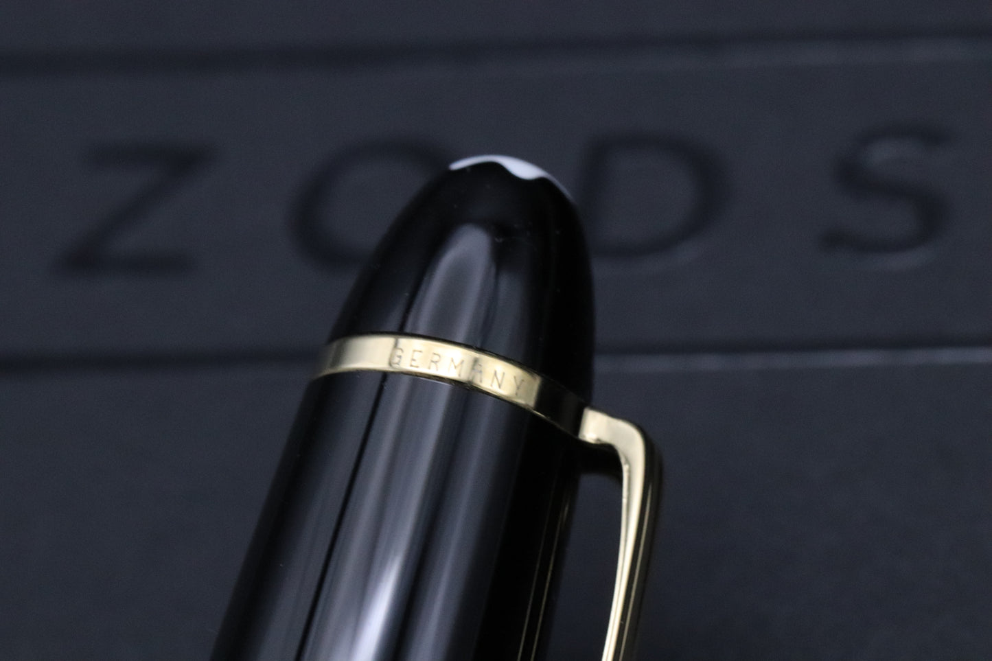 Montblanc Meisterstuck 147 Traveller Gold Coated Fountain Pen with Pouch