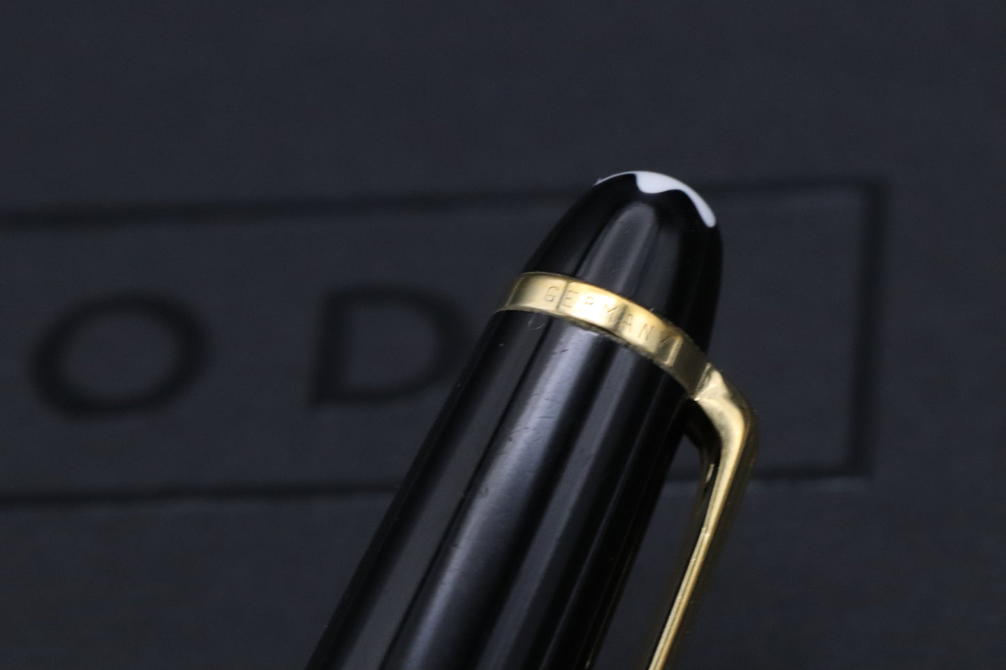 Montblanc Meisterstuck 163 Classique Gold Coated Rollerball / Fineliner Pen