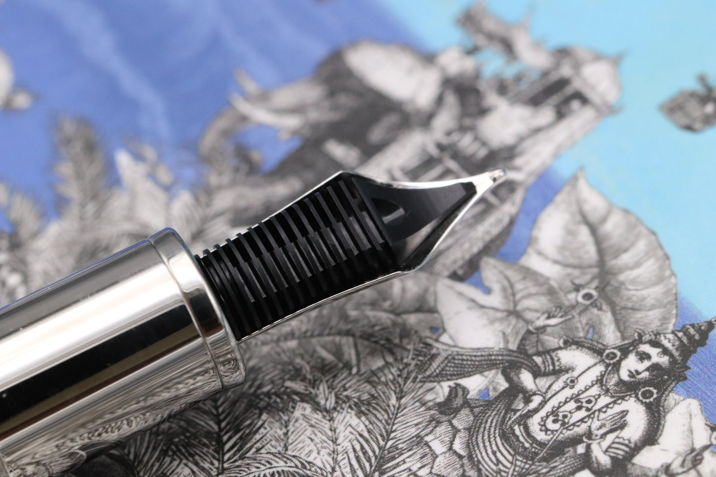 Montblanc LeGrand Around the World in 80 Days Solitaire Fountain Pen - UNUSED