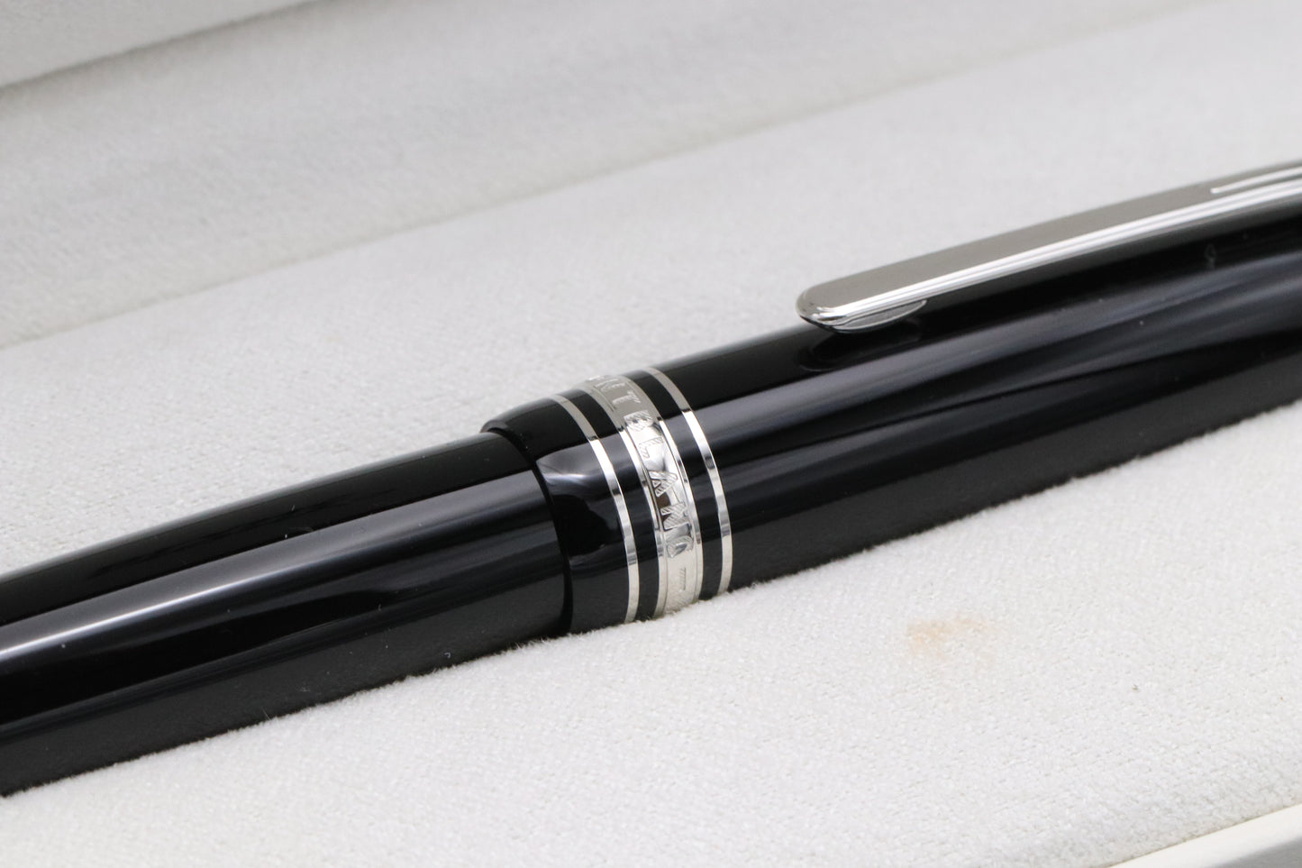Montblanc Meisterstuck 146 LeGrand Platinum-Coated Fountain Pen OM Nib - UNUSED