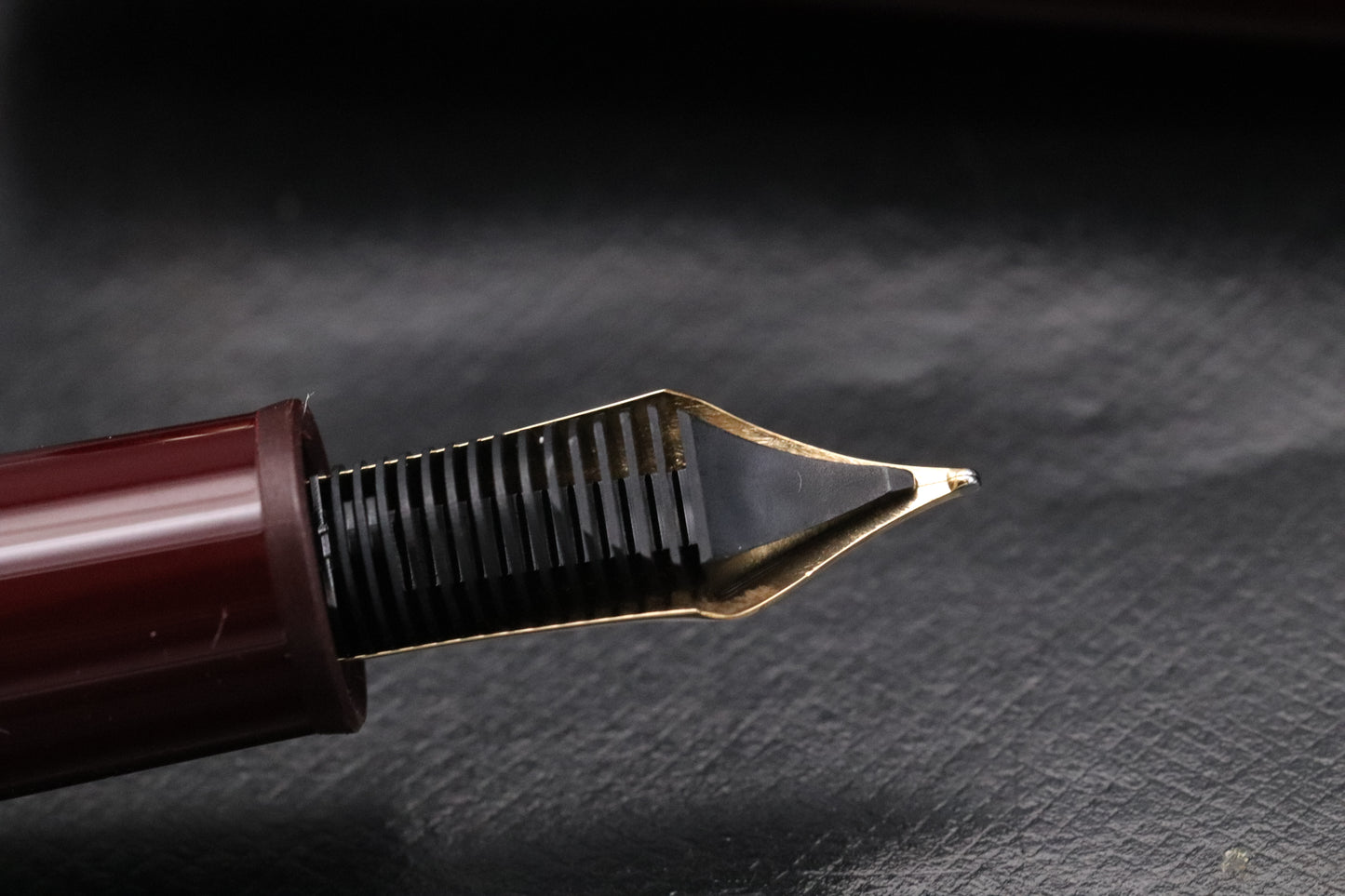 Montblanc Meisterstuck 147 Traveller Bordeaux Gold Coated Fountain Pen