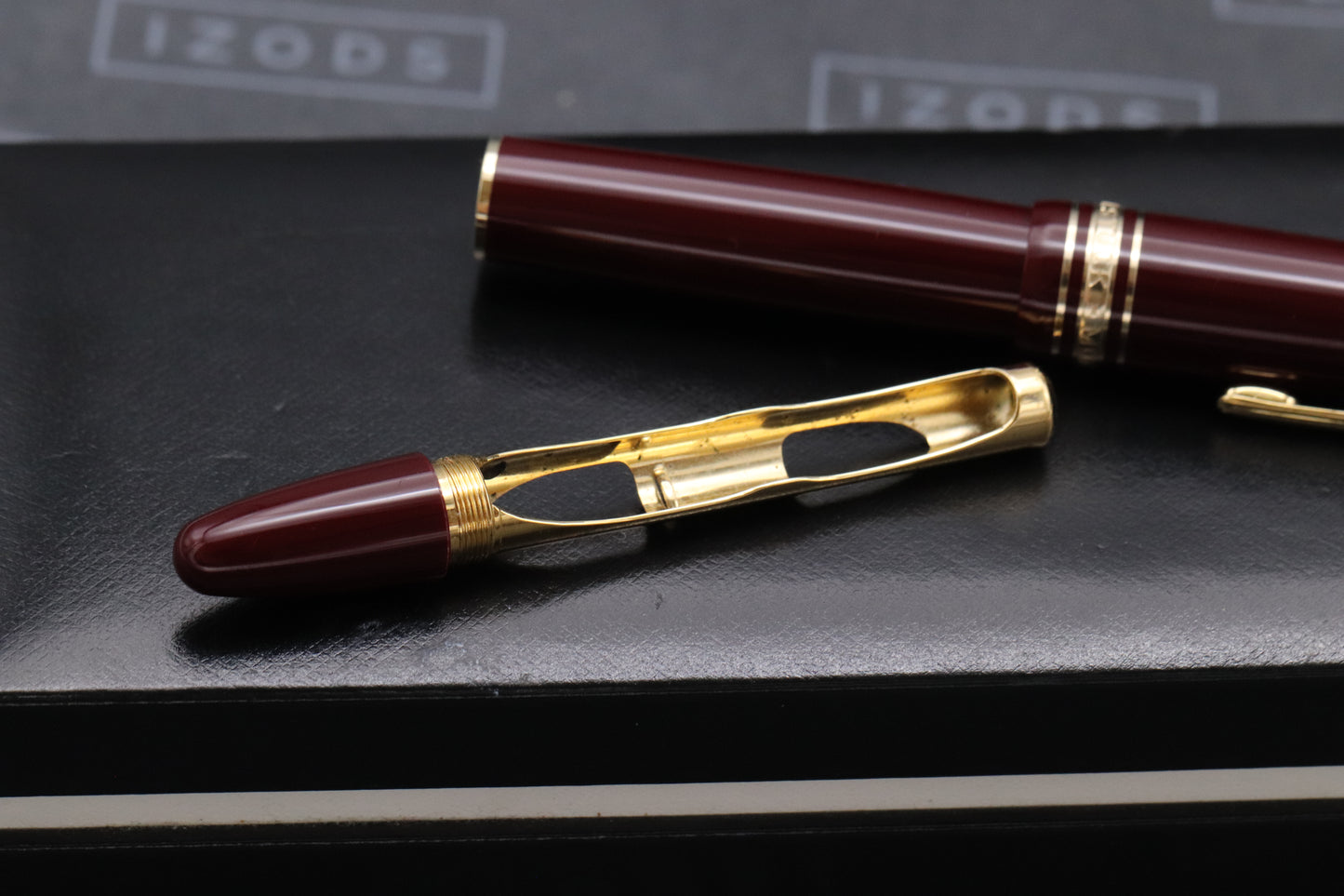 Montblanc Meisterstuck 147 Traveller Bordeaux Gold Coated Fountain Pen