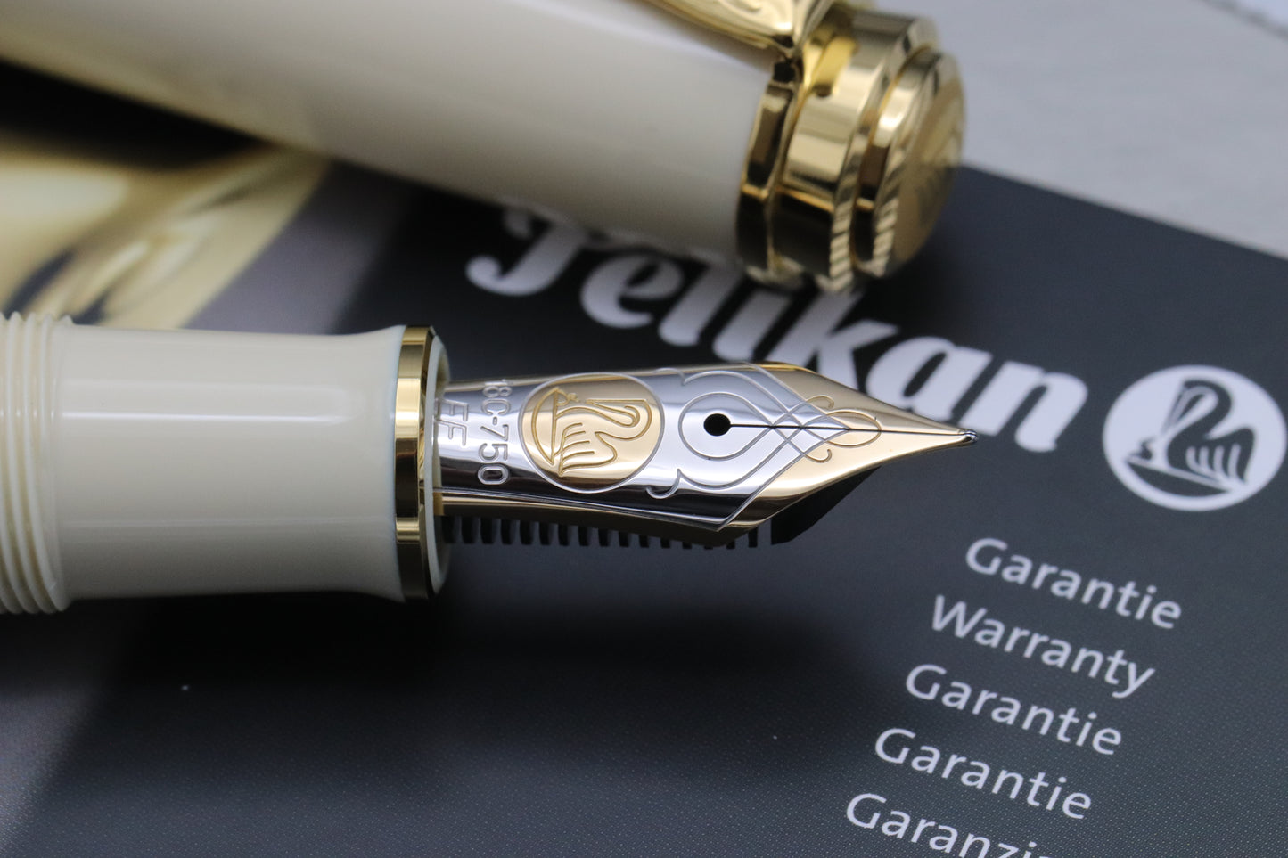 Pelikan Souveran M800 Cream Blue Fountain Pen - EF Nib