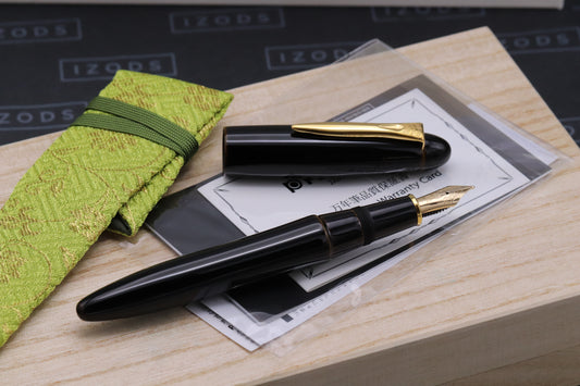 Platinum Izumo Urushi Biwatame Fountain Pen - Broad 'New Style' Nib