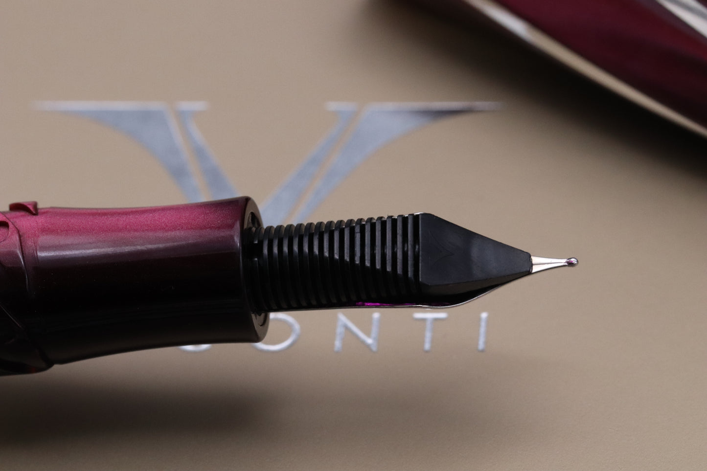 Visconti Divina Oversize Purple Silver Fountain Pen