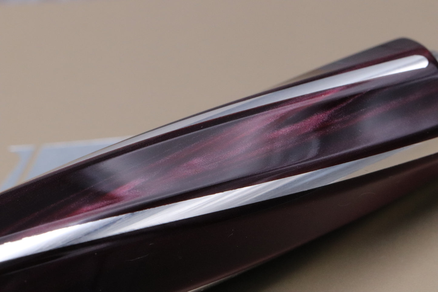 Visconti Divina Oversize Purple Silver Fountain Pen