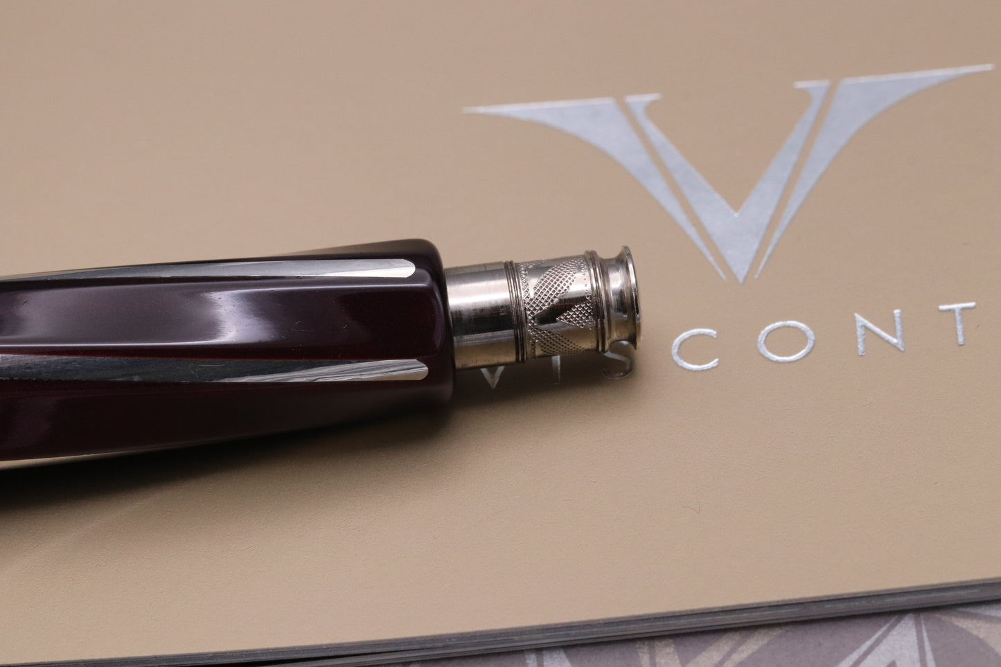 Visconti Divina Oversize Purple Silver Fountain Pen
