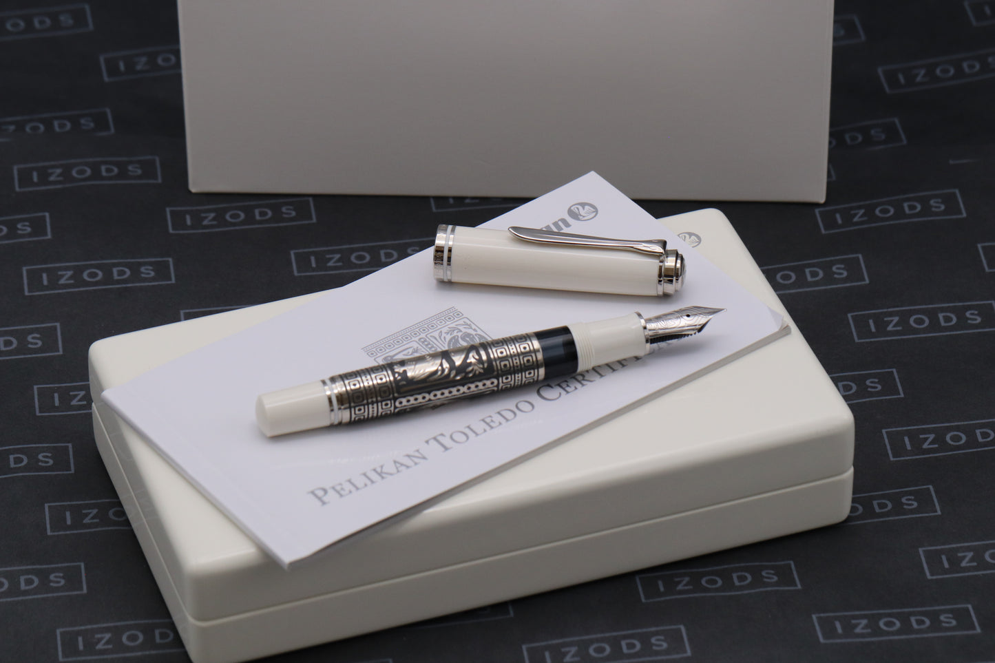 Pelikan Souveran M910 Toledo White Special Edition Fountain Pen - EF Nib