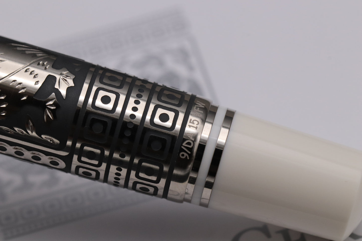Pelikan Souveran M910 Toledo White Special Edition Fountain Pen - EF Nib
