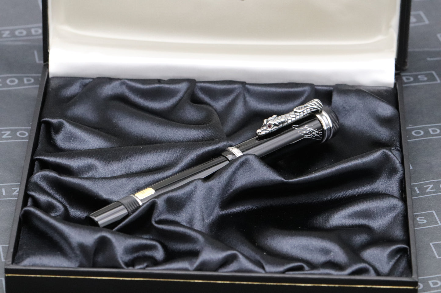 Montblanc Writers Edition Imperial Dragon Fountain Pen