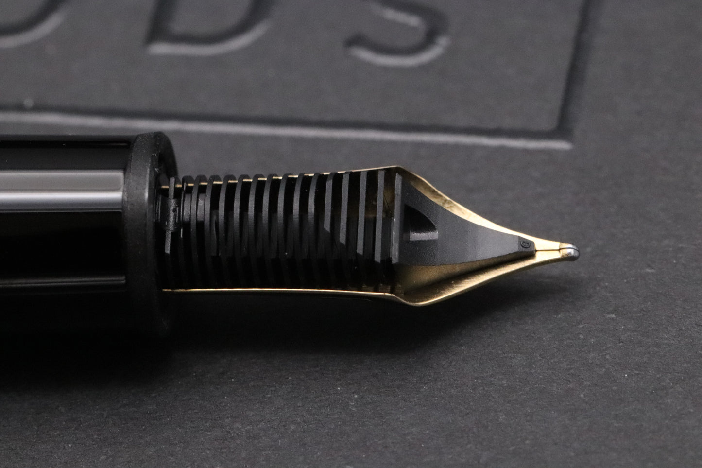Montblanc Meisterstuck LeGrand Gold Line Fountain Pen - Serviced by MB July 25