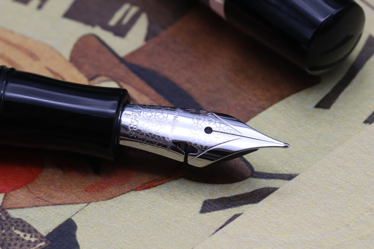 Montegrappa Nazionale Flex Shiny Circles Celluloid LE100 Fountain Pen
